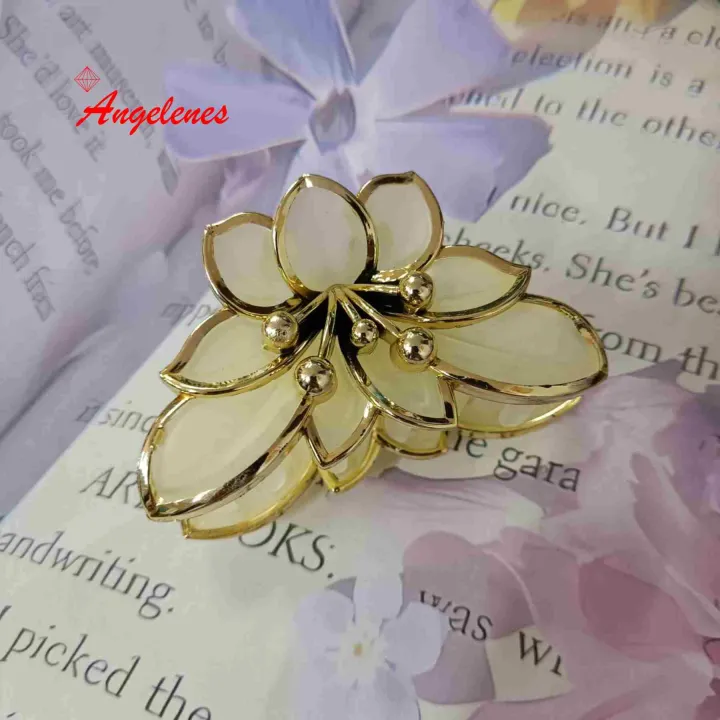hair-clamp-yellow