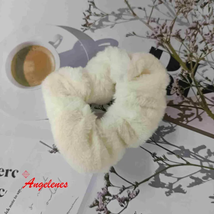 scrunchies-white